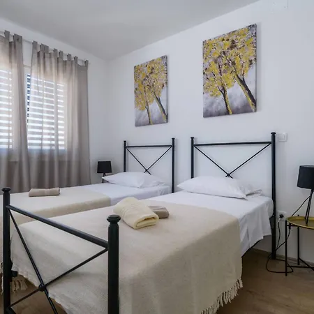 Apartamento Dora Fuer 4 Personen Und 1 Kind By Interhome Pula
